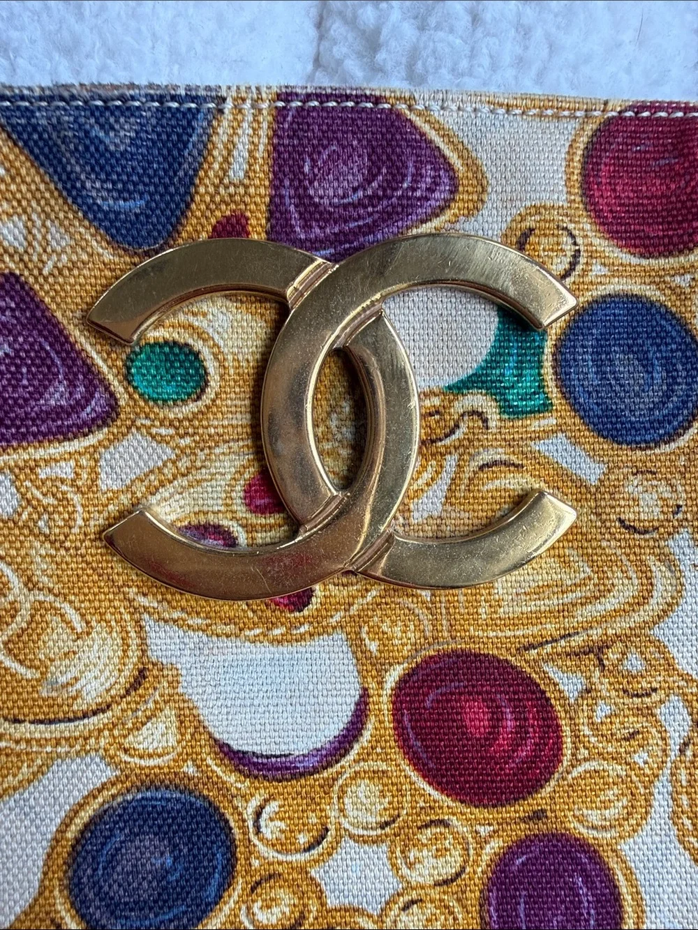 CHANEL tote vibrant